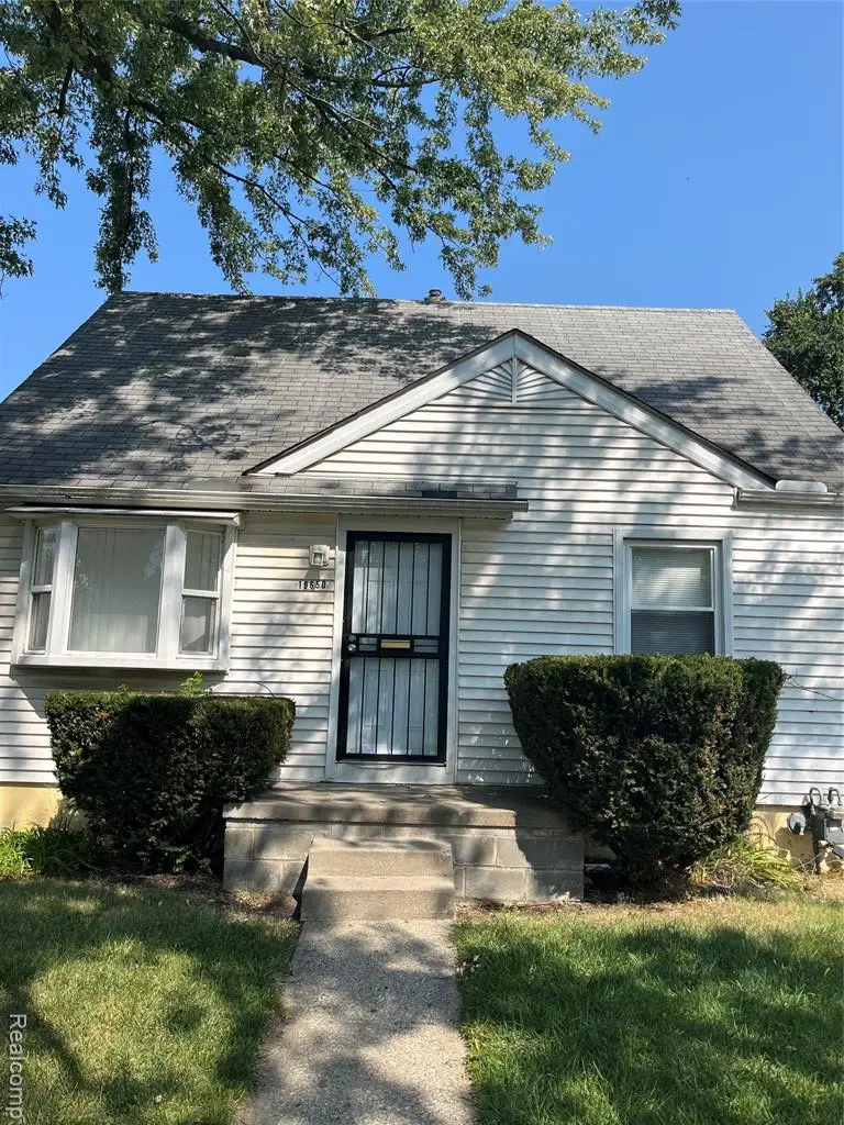 19650 W Chicago, Detroit, MI 48228 - #2