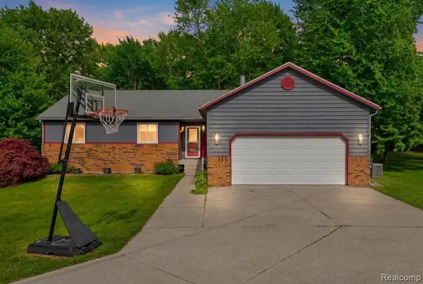 3176 Yorkshire, Port Huron, MI 48060