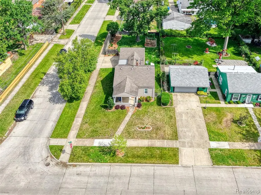 25550 Pennie, Dearborn Heights, MI 48125 - #2