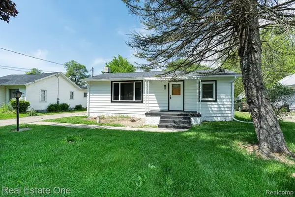 1056 Adams, Burton, MI 48509