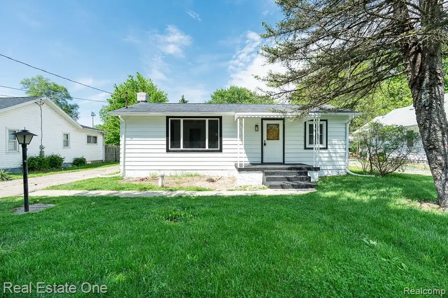 1056 Adams, Burton, MI 48509 - #2
