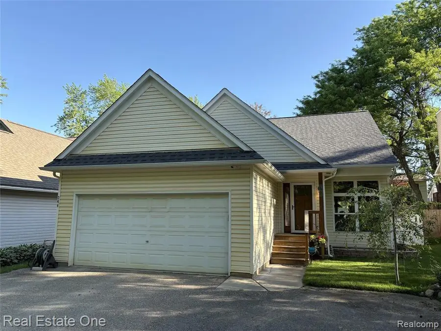 344 N Lake Angelus, Auburn Hills, MI 48326 - #2