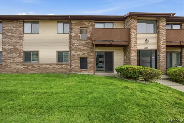 7708 Manor #103, Westland, MI 48185