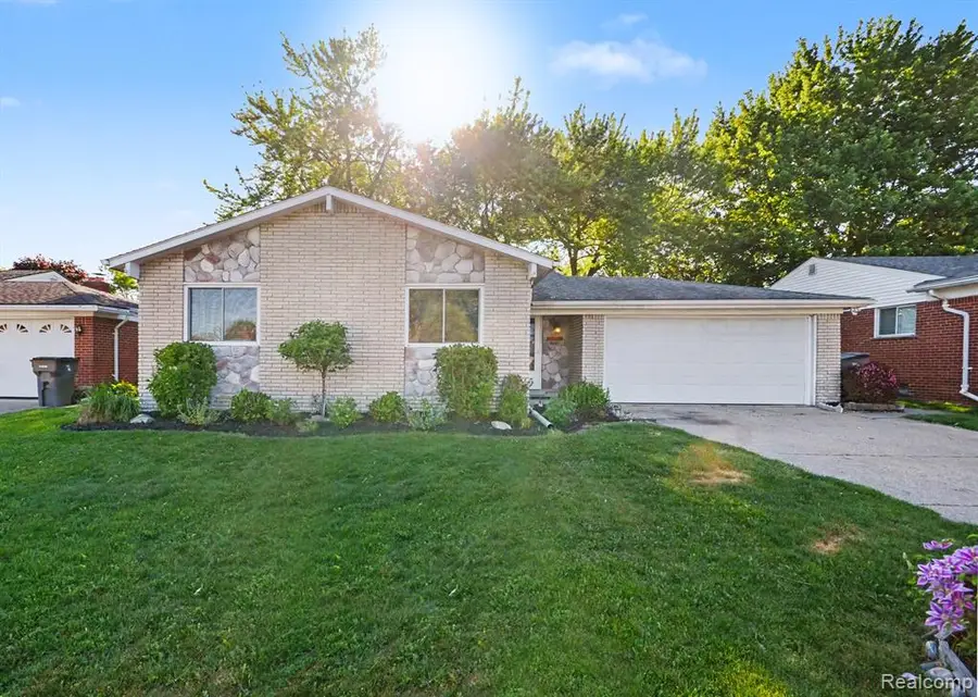 35252 Simon, Clinton Township, MI 48035 - #3