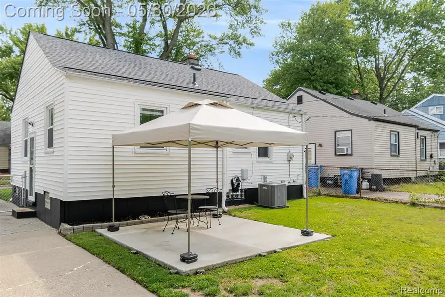 25446 Colgate, Dearborn Heights, MI 48125 - #2