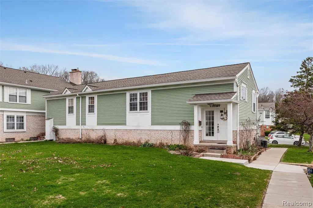 21384 E Glen Haven, Northville, MI 48167 - #1