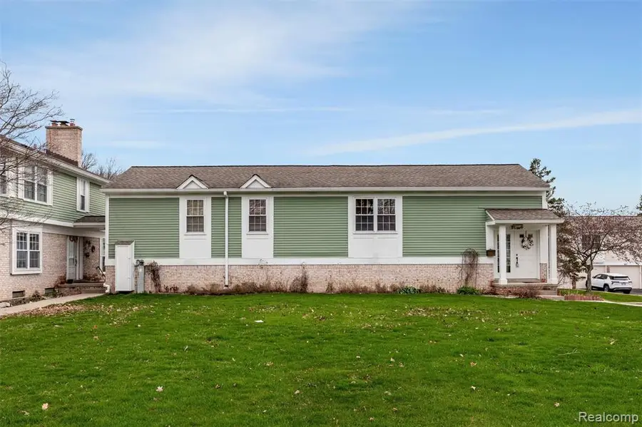 21384 E Glen Haven, Northville, MI 48167 - #2