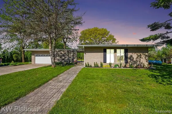 3330 Mayer, Casco, MI 48064
