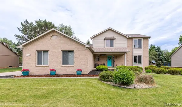 2241 Elkridge, Highland, MI 48356