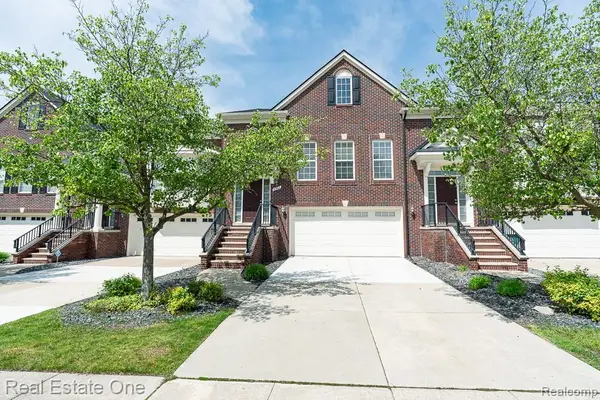 6963 Edgewater, Troy, MI 48085