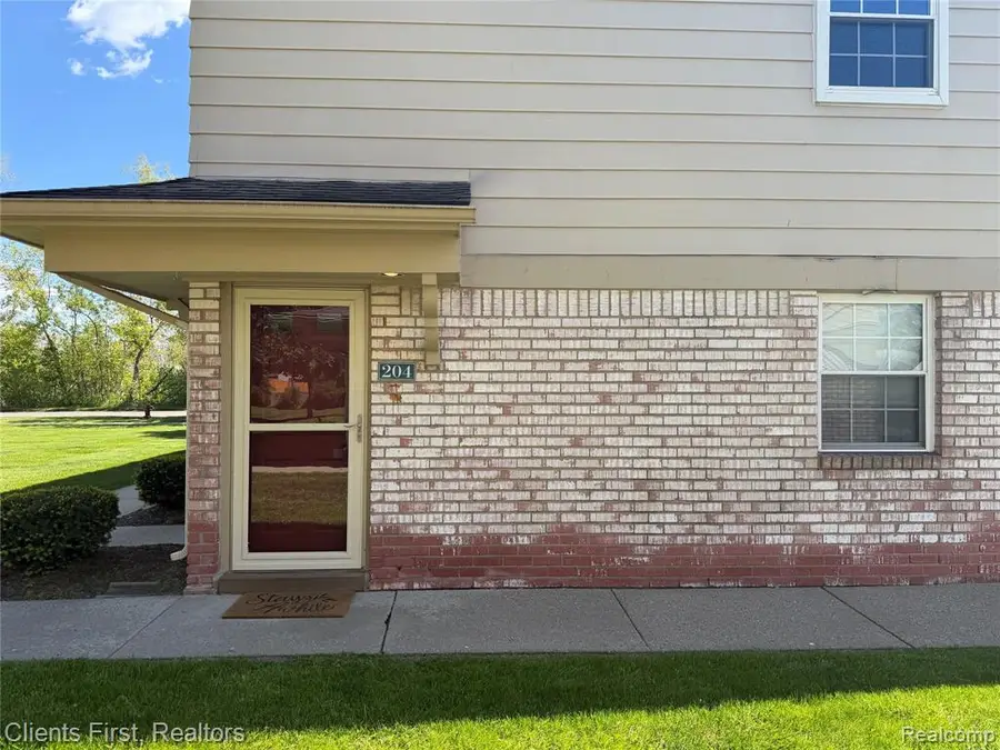 204 Princeton, South Lyon, MI 48178 - #3