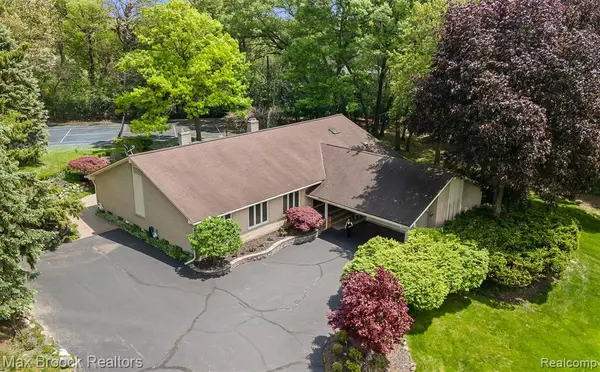 1418 Sodon Lake, Bloomfield Hills, MI 48302