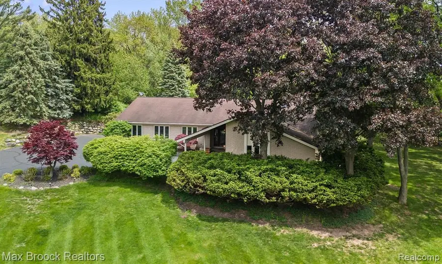 1418 Sodon Lake, Bloomfield Hills, MI 48302 - #2