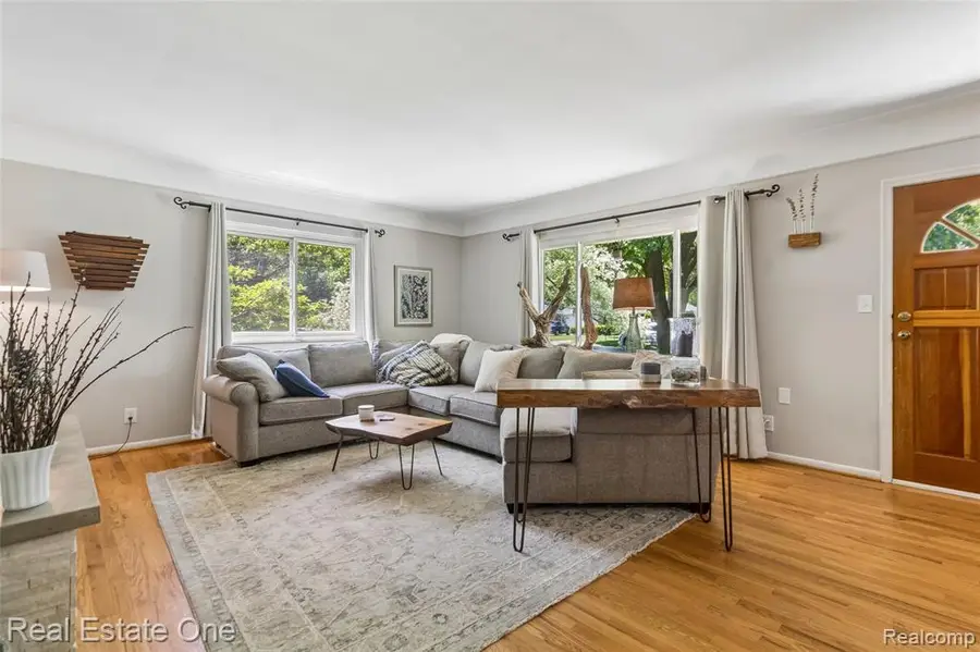 2189 Devonshire, Bloomfield Hills, MI 48302 - #3