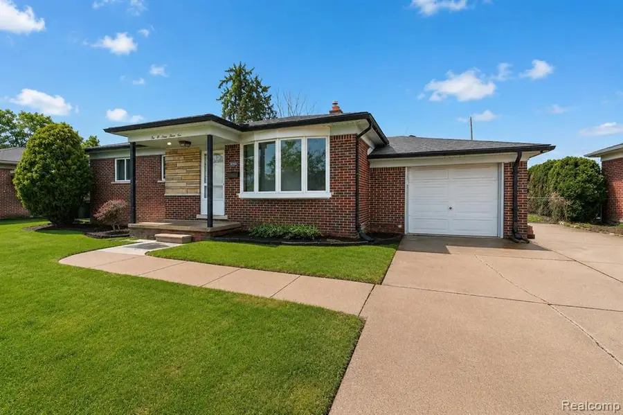 20336 Cedar, Saint Clair Shores, MI 48081 - #2