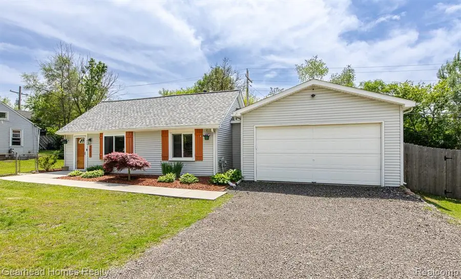 2831 Watkins Lake, Waterford, MI 48328 - #2