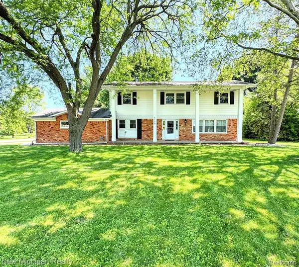 6139 Pebbleshire, Grand Blanc, MI 48439