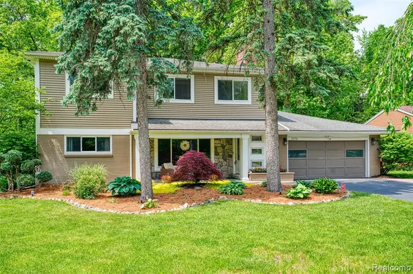 2172 Devonshire, Bloomfield Hills, MI 48302