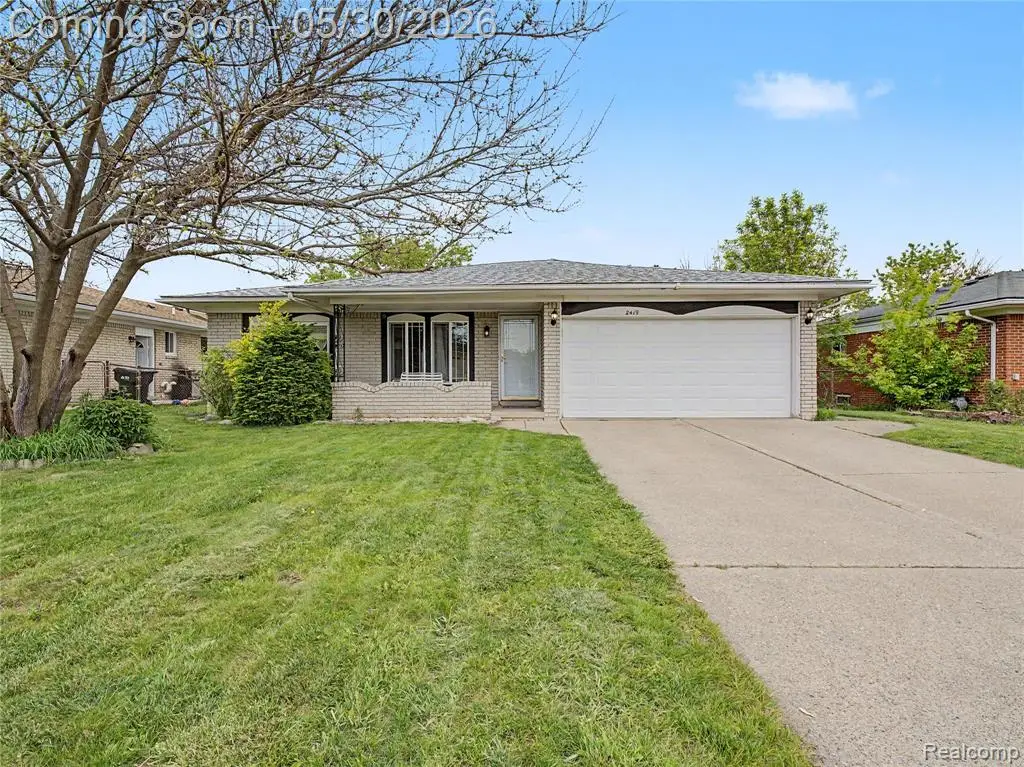 2419 Fox Hill, Sterling Heights, MI 48310 - #1