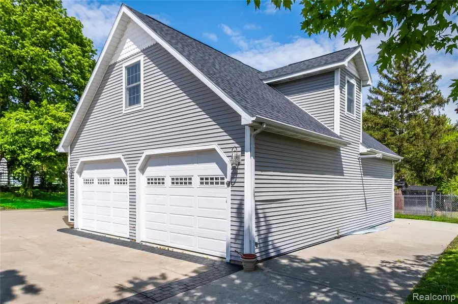 1255 Glendale, Burton, MI 48509 - #3