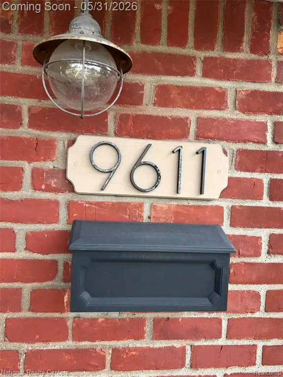 9611 Deering, Livonia, MI 48150 - #3