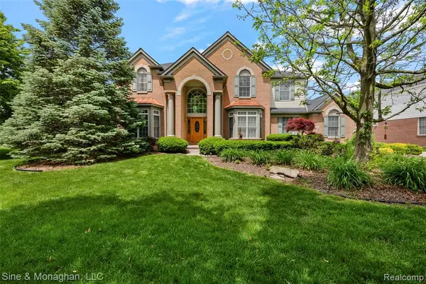 48322 Antique, Canton, MI 48187