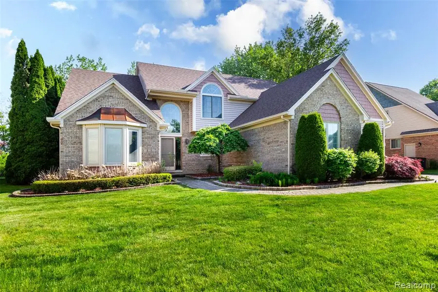 14016 Strathmore, Utica, MI 48315 - #2