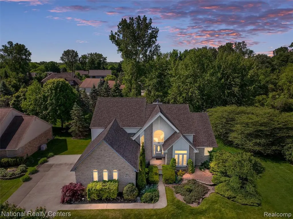 47245 N Pointe, Canton, MI 48187 - #1
