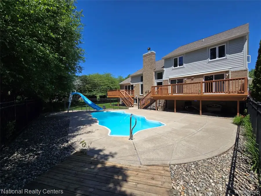 47245 N Pointe, Canton, MI 48187 - #3