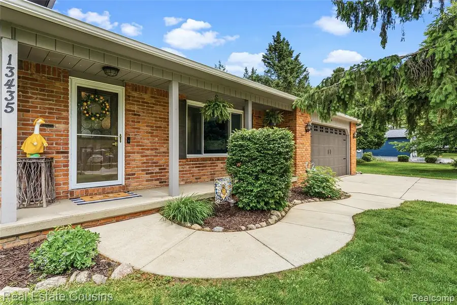 13435 Lakebrook, Fenton, MI 48430 - #2