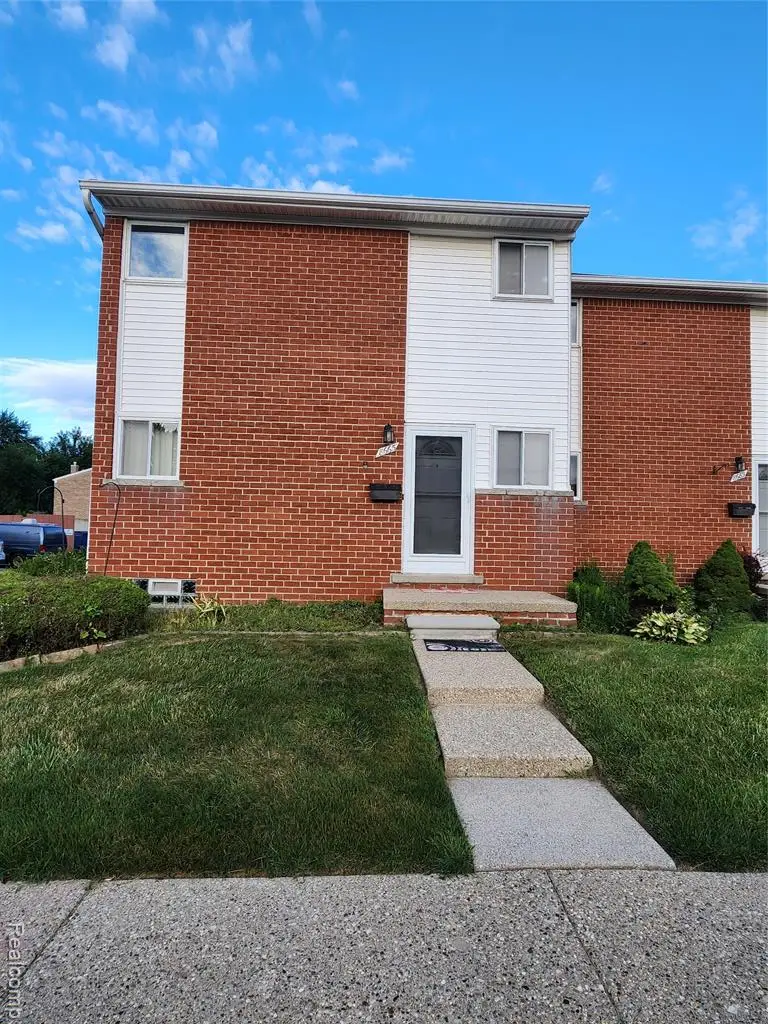 8665 Sterling, Center Line, MI 48015 - #1