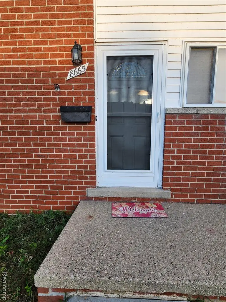 8665 Sterling, Center Line, MI 48015 - #3