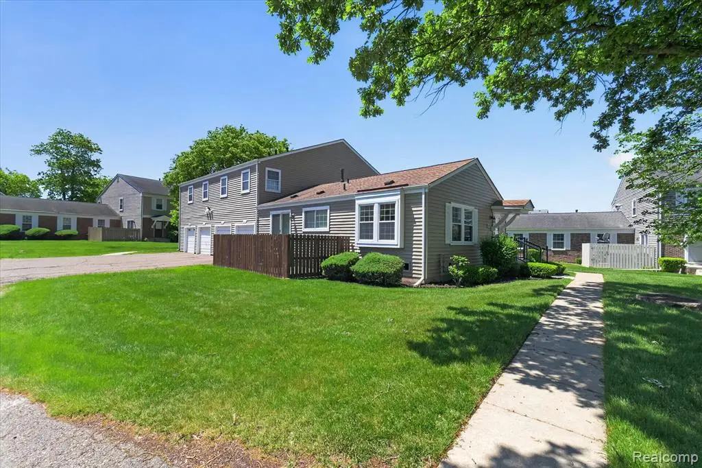 23613 N Rockledge, Novi, MI 48375 - #1