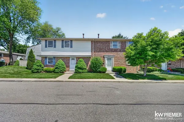 955 Kirts, Troy, MI 48084