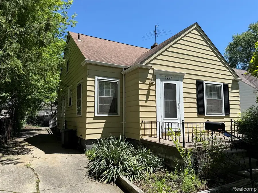 20221 Kenosha, Harper Woods, MI 48225 - #2
