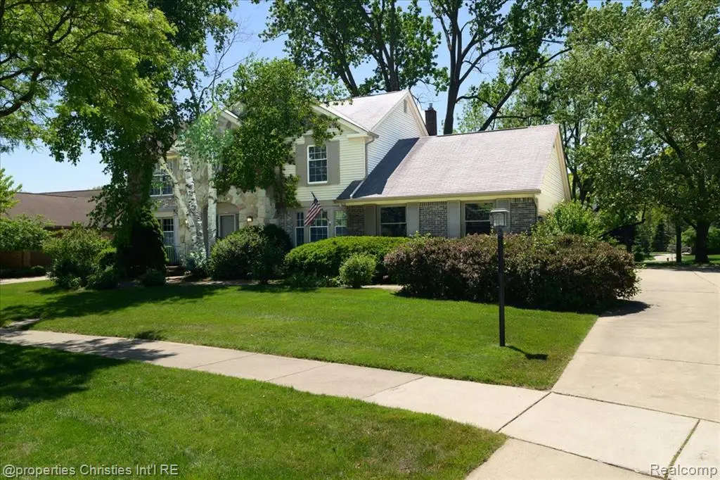 2901 Shadywood, Troy, MI 48098 - #1