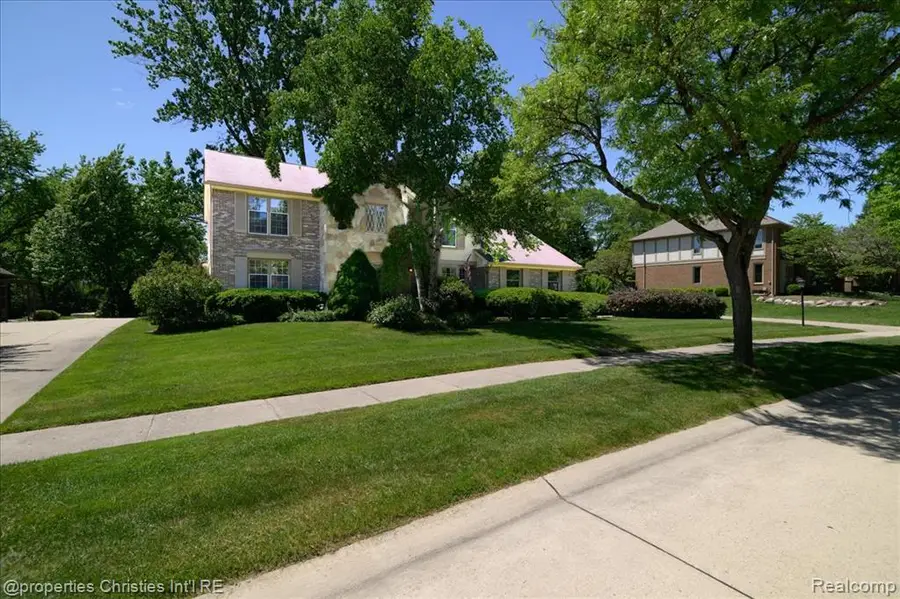 2901 Shadywood, Troy, MI 48098 - #2