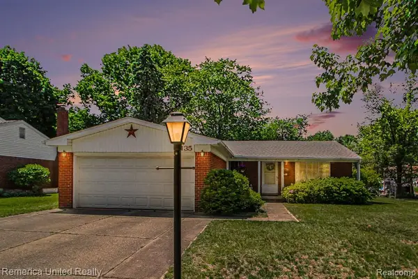 9135 Manton, Plymouth, MI 48170