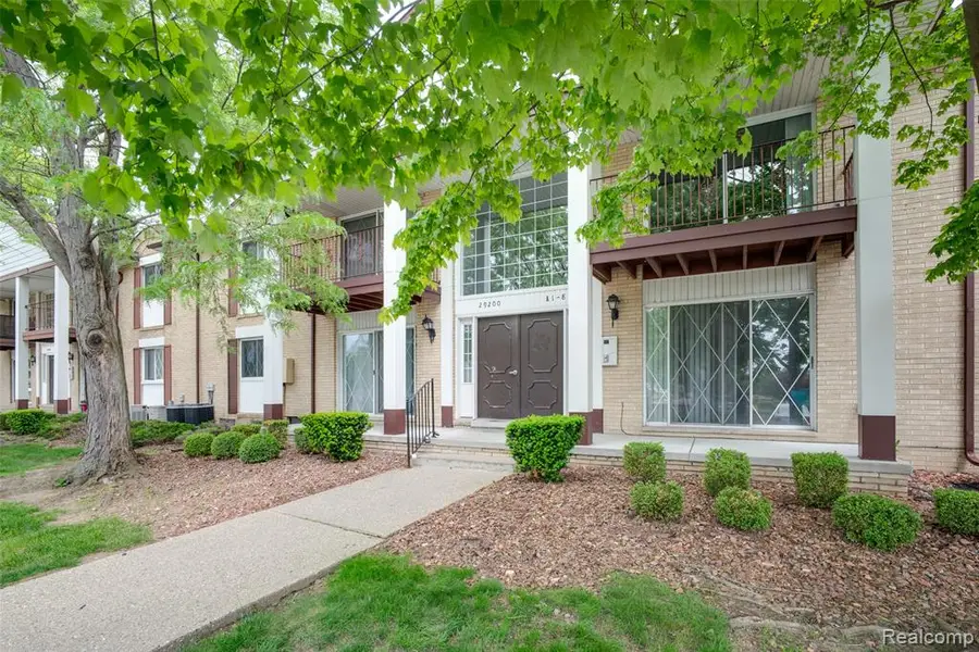 29200 Gloede #139, Warren, MI 48088 - #2