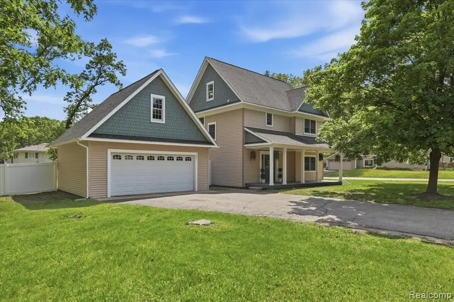 5685 Crescent, Waterford, MI 48327 - #2