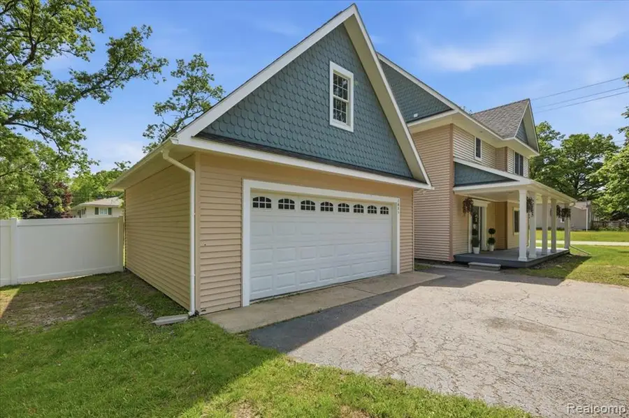 5685 Crescent, Waterford, MI 48327 - #3