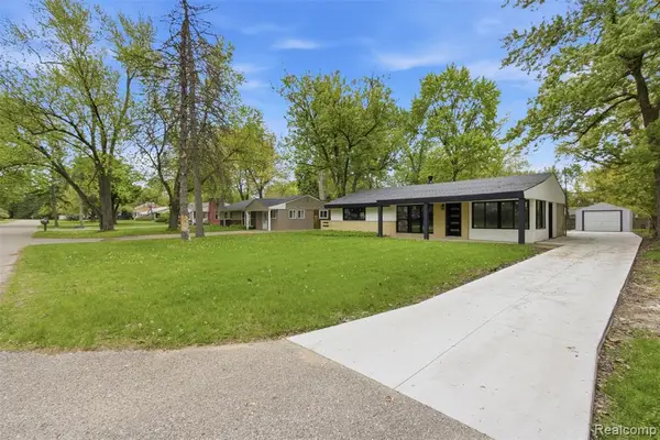2483 Walce, West Bloomfield, MI 48324