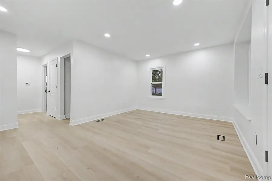 1100 Mayburn, Dearborn, MI 48128 - #3