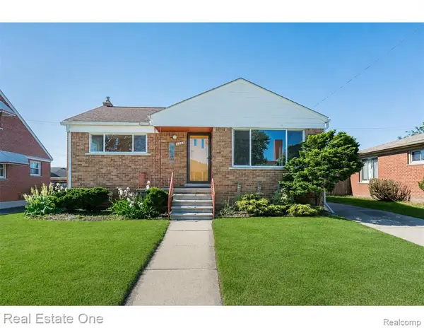 8272 Racine, Warren, MI 48093