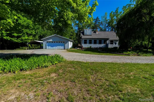 9051 Vienna, Otisville, MI 48463
