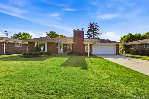 26347 Woodworth, Dearborn Heights, MI 48127