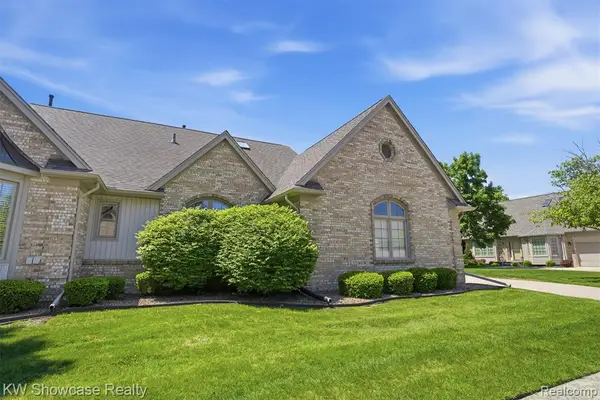 54519 Cambridge, Shelby Twp, MI 48315