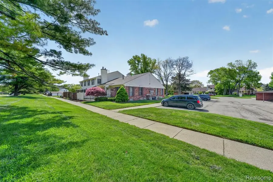 38969 Golfview, Clinton Township, MI 48038 - #2