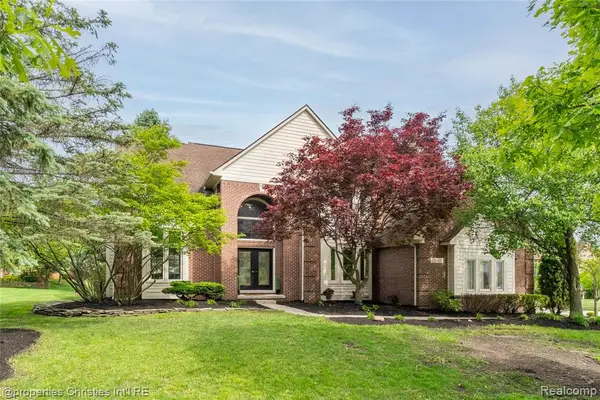 22452 Fuller, Novi, MI 48374