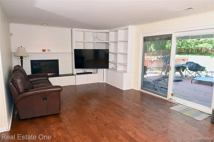 5382 Van Ness, Bloomfield Hills, MI 48302 - #3